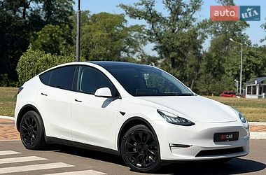 Tesla Model Y  2023