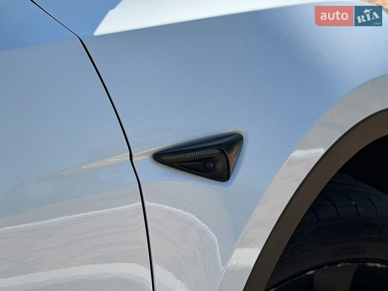 Внедорожник / Кроссовер Tesla Model Y 2023 в Одессе