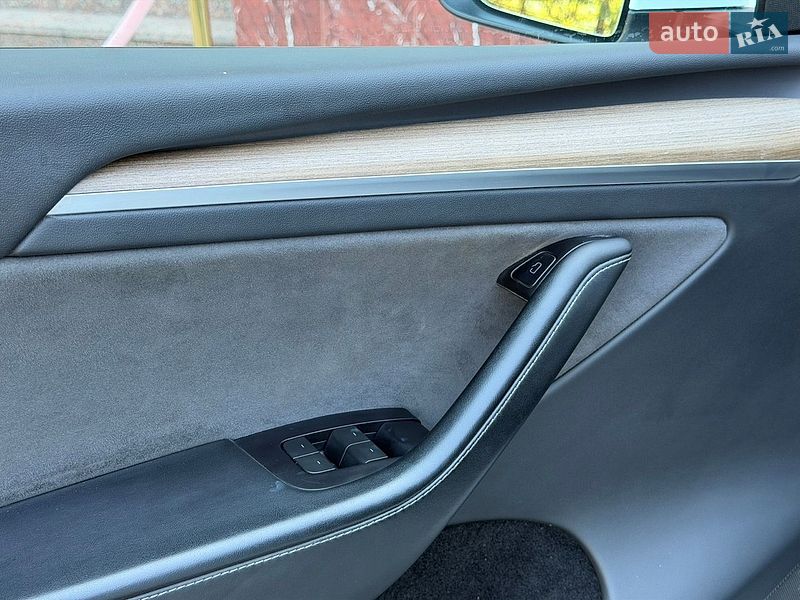 Внедорожник / Кроссовер Tesla Model Y 2023 в Одессе