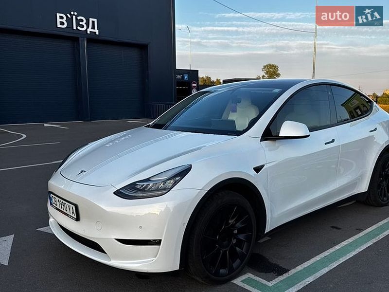 Позашляховик / Кросовер Tesla Model Y 2022 в Чернігові