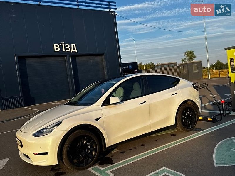 Позашляховик / Кросовер Tesla Model Y 2022 в Чернігові