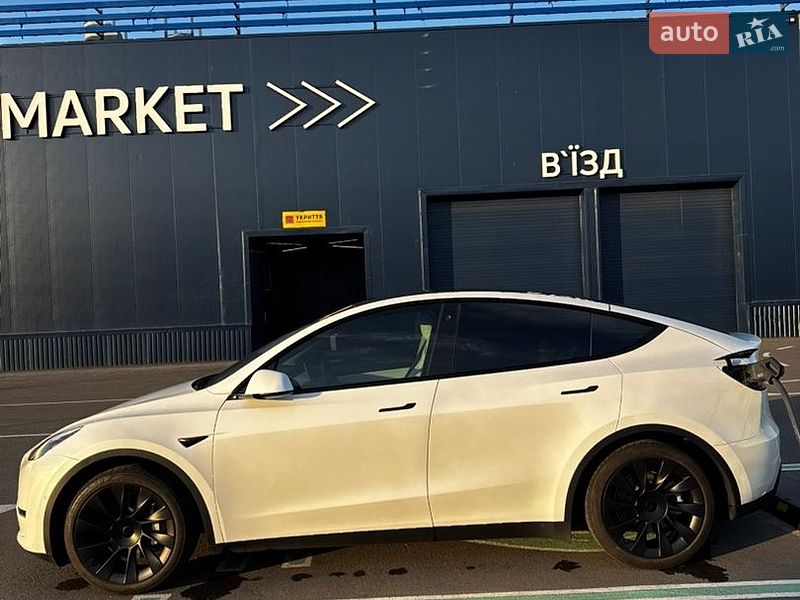 Позашляховик / Кросовер Tesla Model Y 2022 в Чернігові