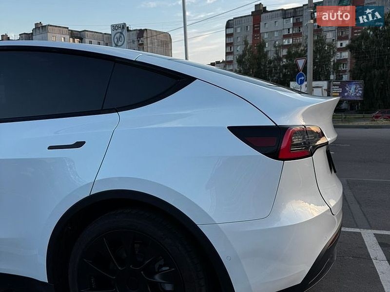 Позашляховик / Кросовер Tesla Model Y 2022 в Чернігові