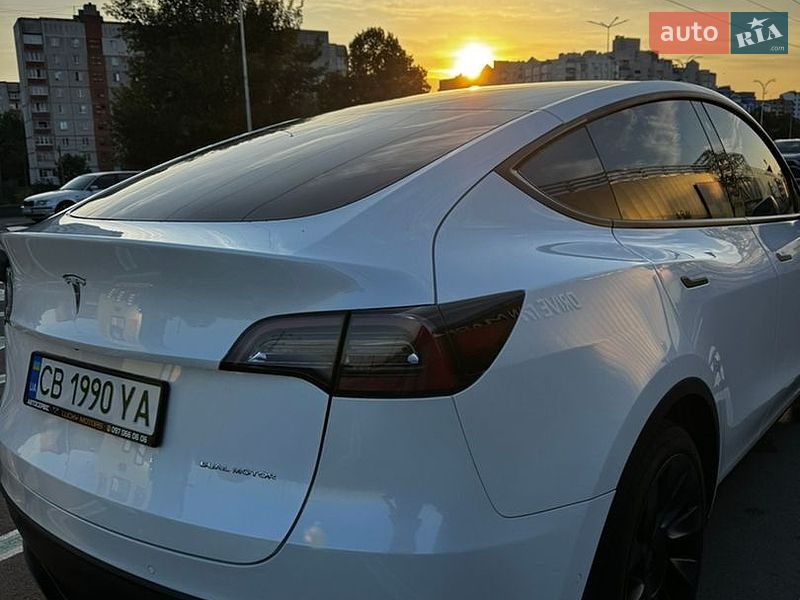 Позашляховик / Кросовер Tesla Model Y 2022 в Чернігові