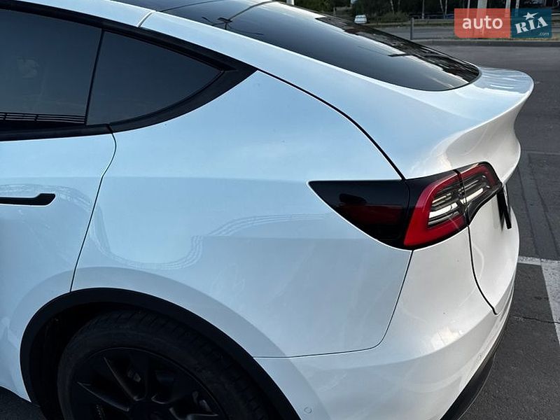 Позашляховик / Кросовер Tesla Model Y 2022 в Чернігові
