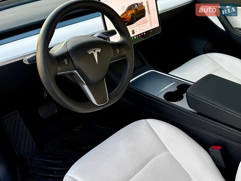 Позашляховик / Кросовер Tesla Model Y 2022 в Чернігові
