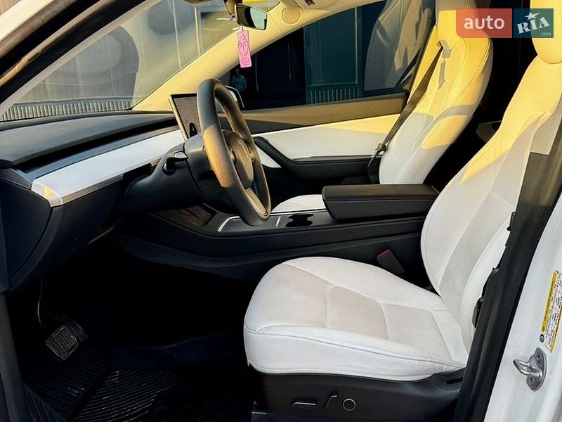 Позашляховик / Кросовер Tesla Model Y 2022 в Чернігові