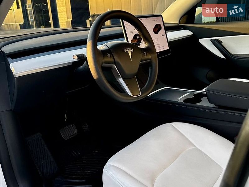Позашляховик / Кросовер Tesla Model Y 2022 в Чернігові