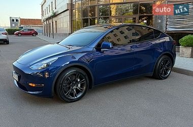 Tesla Model Y  2021