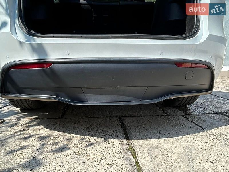 Внедорожник / Кроссовер Tesla Model Y 2021 в Черновцах