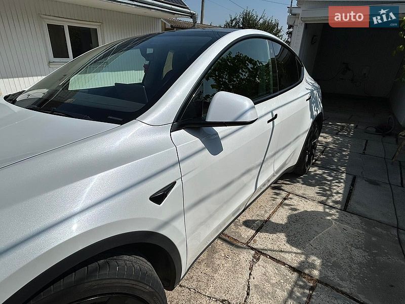 Внедорожник / Кроссовер Tesla Model Y 2021 в Черновцах