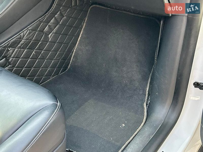 Внедорожник / Кроссовер Tesla Model Y 2021 в Черновцах
