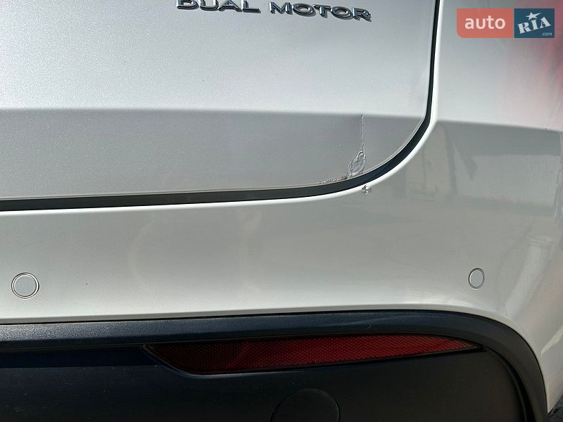 Внедорожник / Кроссовер Tesla Model Y 2021 в Черновцах
