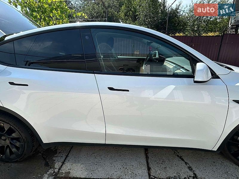 Внедорожник / Кроссовер Tesla Model Y 2021 в Черновцах