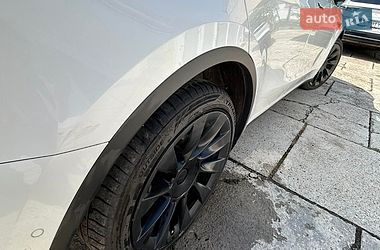 Внедорожник / Кроссовер Tesla Model Y 2021 в Черновцах