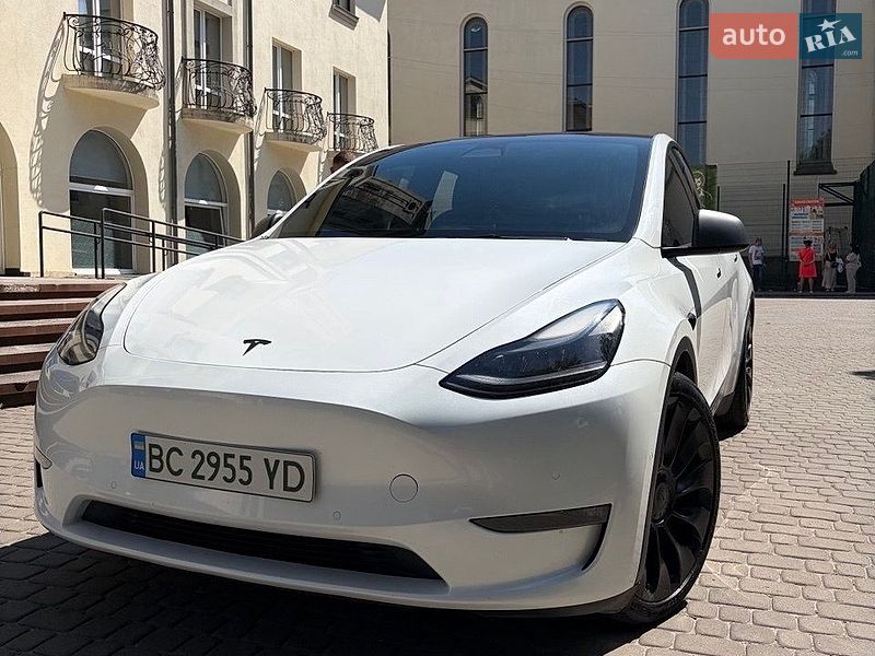 Позашляховик / Кросовер Tesla Model Y 2021 в Львові