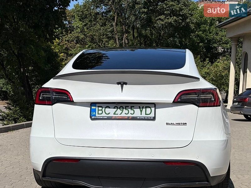 Позашляховик / Кросовер Tesla Model Y 2021 в Львові