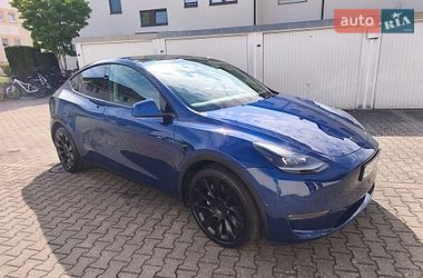 Tesla Model Y  2023