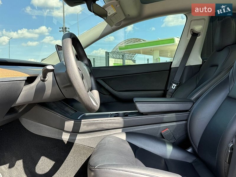 Внедорожник / Кроссовер Tesla Model Y 2022 в Львове