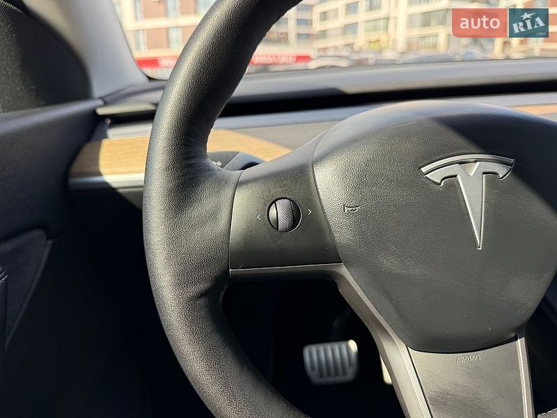 Внедорожник / Кроссовер Tesla Model Y 2022 в Львове