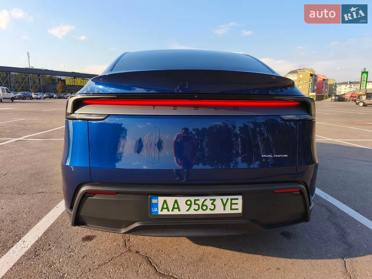 2025 Tesla Model Y - мініатюра 4