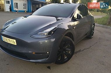 Tesla Model Y  2023
