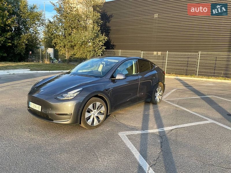 Позашляховик / Кросовер Tesla Model Y 2021 в Львові