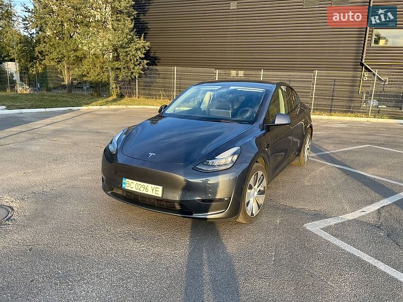 Позашляховик / Кросовер Tesla Model Y 2021 в Львові
