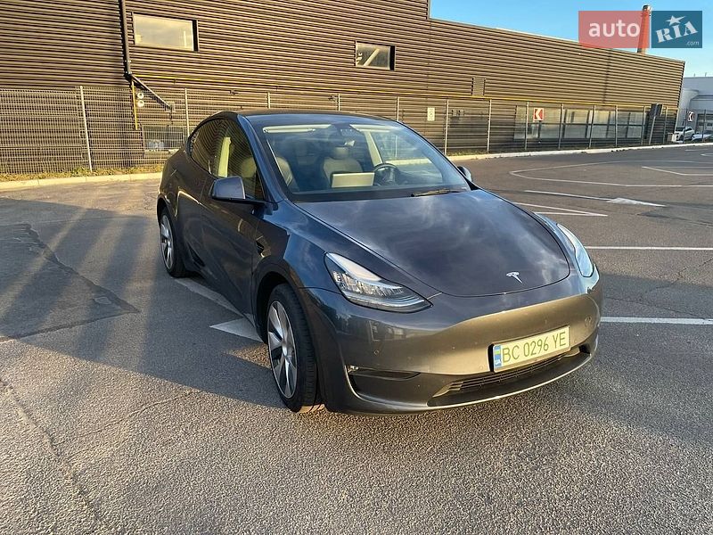 Позашляховик / Кросовер Tesla Model Y 2021 в Львові