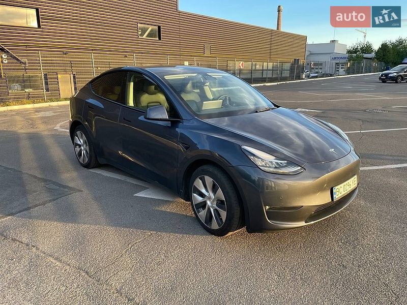 Позашляховик / Кросовер Tesla Model Y 2021 в Львові