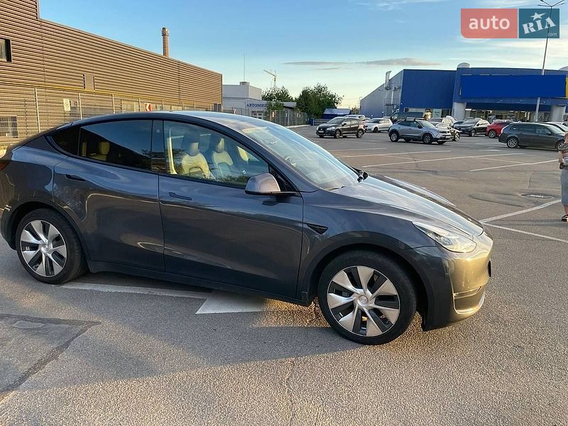 Позашляховик / Кросовер Tesla Model Y 2021 в Львові