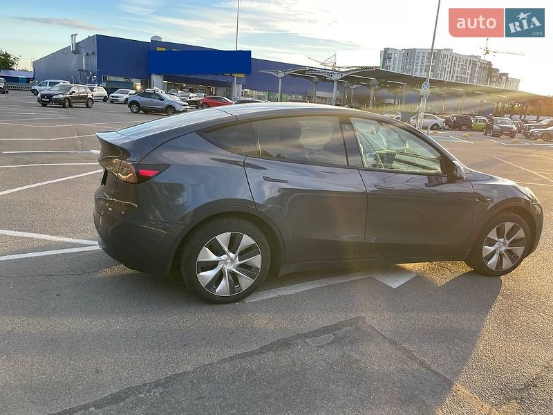 Позашляховик / Кросовер Tesla Model Y 2021 в Львові
