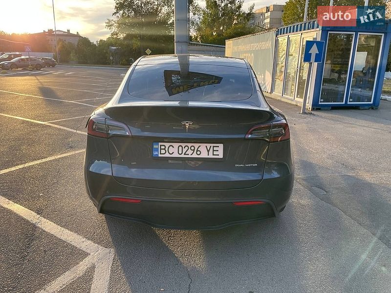 Позашляховик / Кросовер Tesla Model Y 2021 в Львові