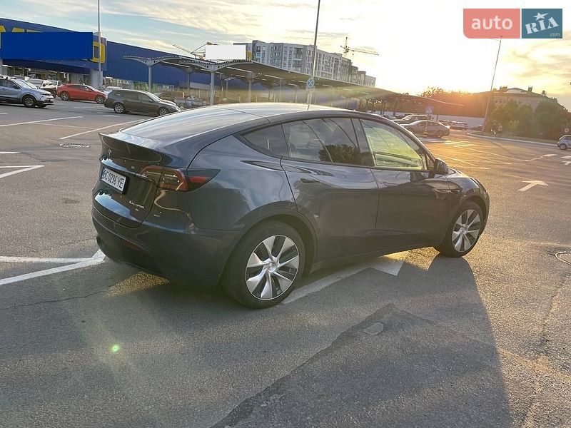 Позашляховик / Кросовер Tesla Model Y 2021 в Львові