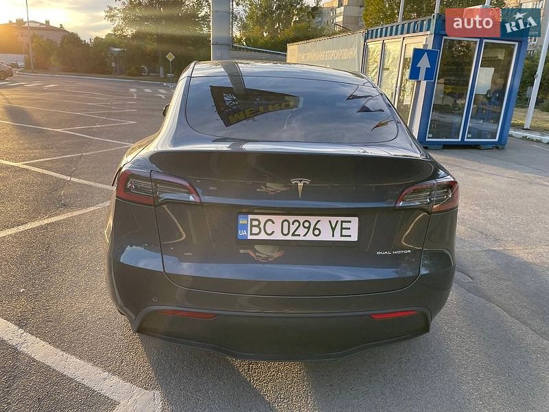 Позашляховик / Кросовер Tesla Model Y 2021 в Львові