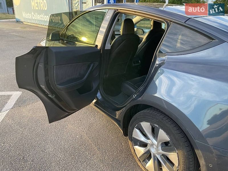 Позашляховик / Кросовер Tesla Model Y 2021 в Львові