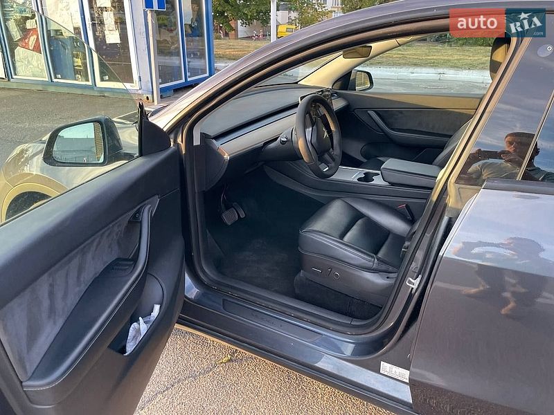 Позашляховик / Кросовер Tesla Model Y 2021 в Львові