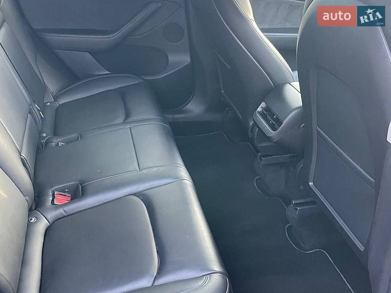 Позашляховик / Кросовер Tesla Model Y 2021 в Львові