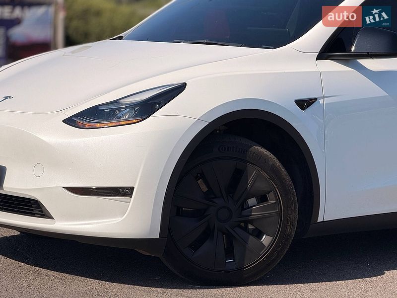 Позашляховик / Кросовер Tesla Model Y 2023 в Кривому Розі