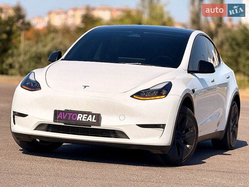 Tesla Model Y 2023