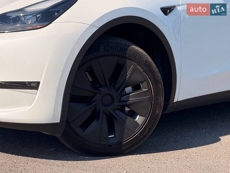 Позашляховик / Кросовер Tesla Model Y 2023 в Кривому Розі