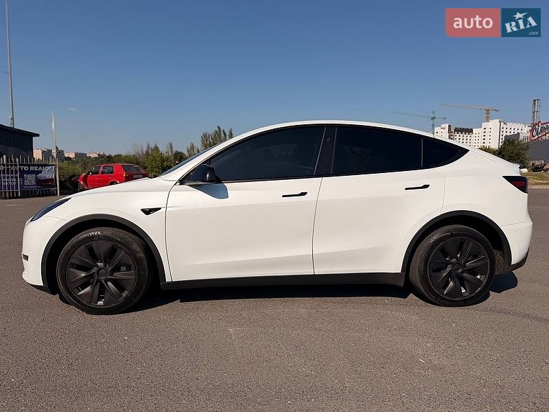 Позашляховик / Кросовер Tesla Model Y 2023 в Кривому Розі