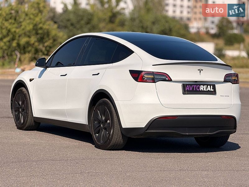 Позашляховик / Кросовер Tesla Model Y 2023 в Кривому Розі