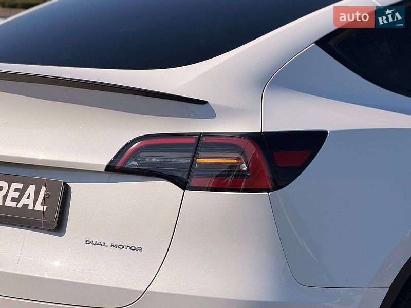 Позашляховик / Кросовер Tesla Model Y 2023 в Кривому Розі