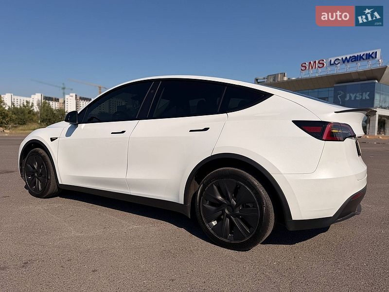 Позашляховик / Кросовер Tesla Model Y 2023 в Кривому Розі