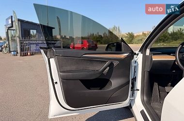 Позашляховик / Кросовер Tesla Model Y 2023 в Кривому Розі