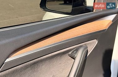 Позашляховик / Кросовер Tesla Model Y 2023 в Кривому Розі
