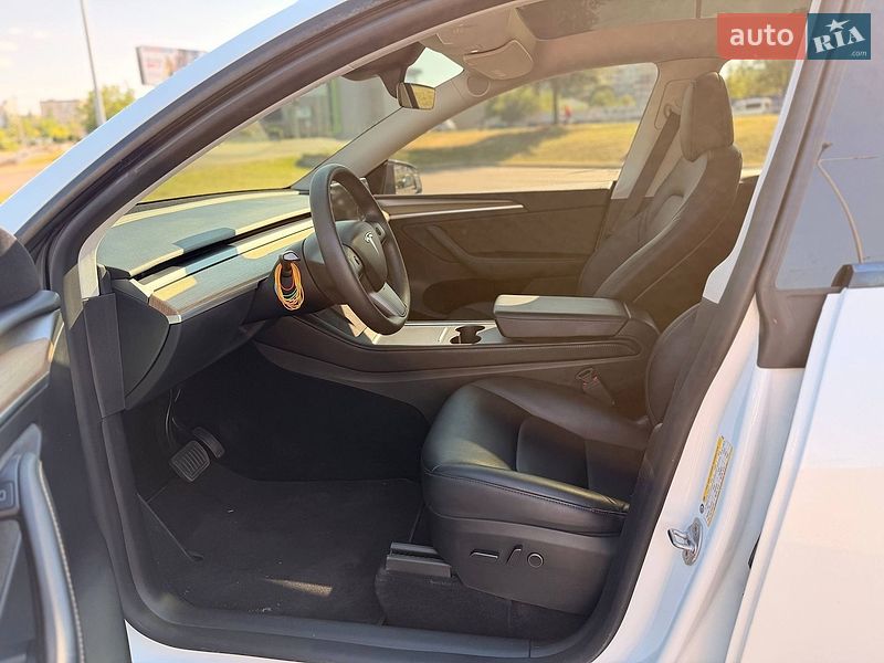 Позашляховик / Кросовер Tesla Model Y 2023 в Кривому Розі