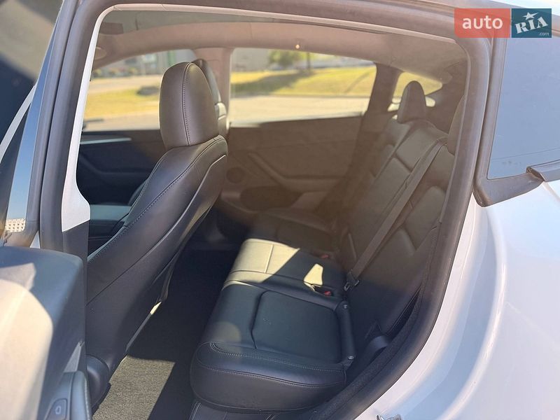 Позашляховик / Кросовер Tesla Model Y 2023 в Кривому Розі