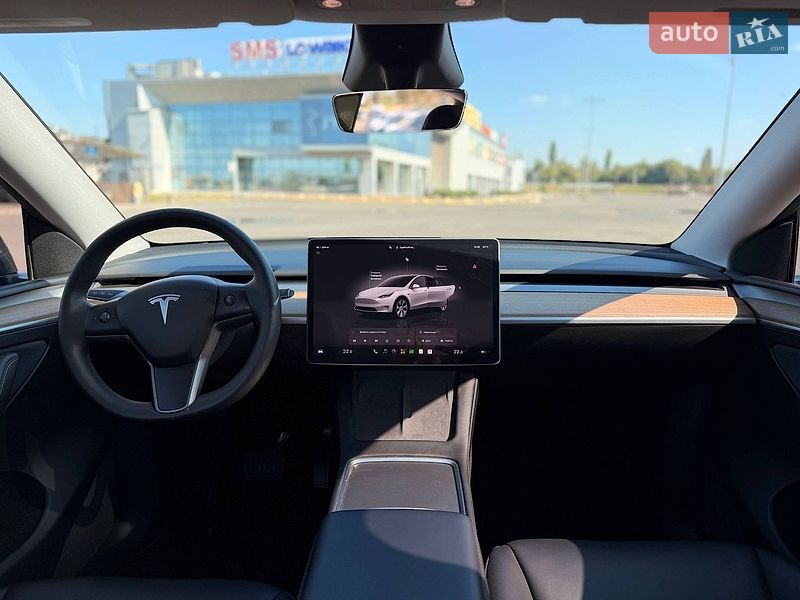 Позашляховик / Кросовер Tesla Model Y 2023 в Кривому Розі